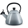 Le Creuset Kone Fluitketel 1,6 Liter Staal Mist Grey -Le Creuset Winkel lc 20201215 zs ps fs 40101025410000 001